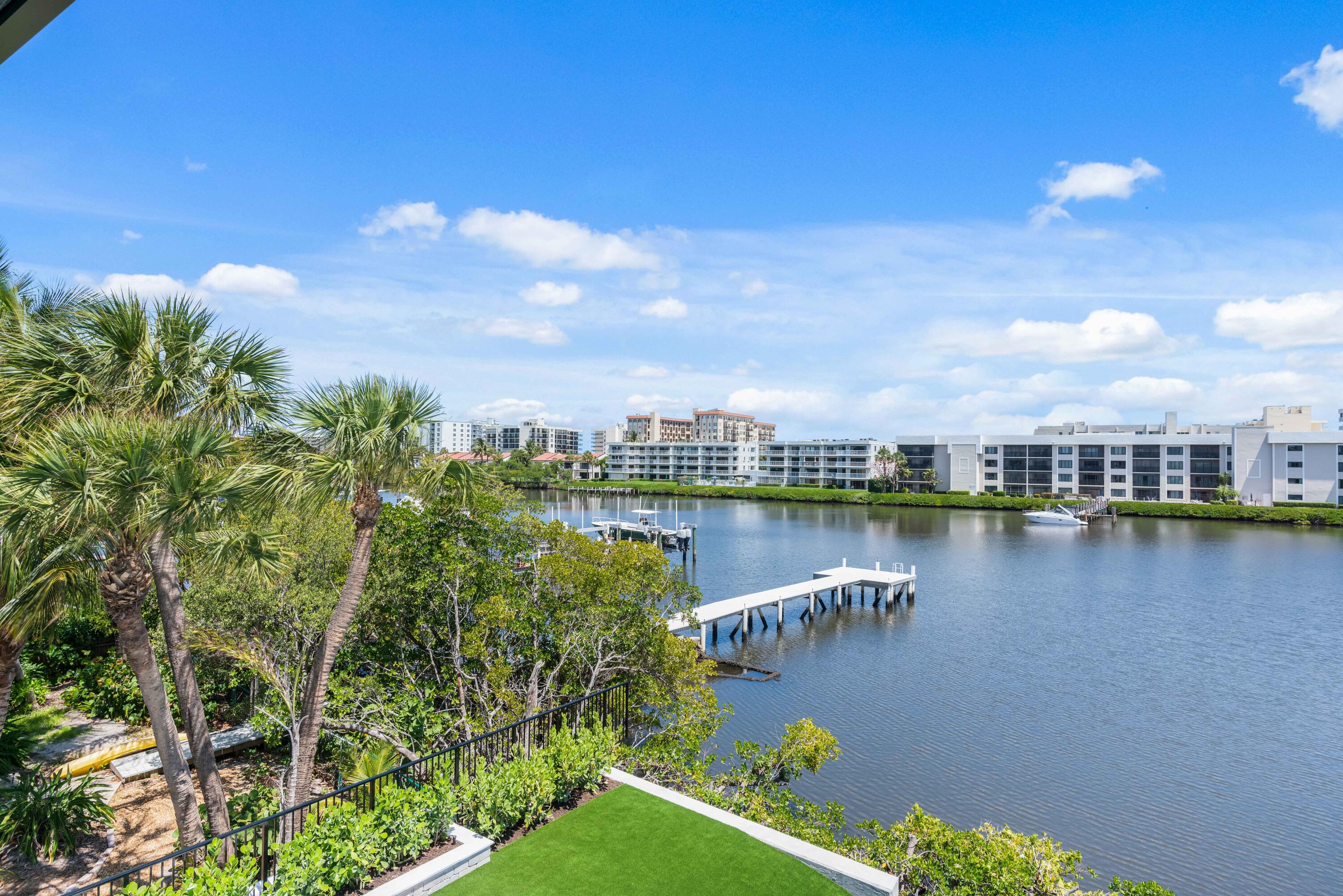 LAKE SHORES LANTANA - Residential
