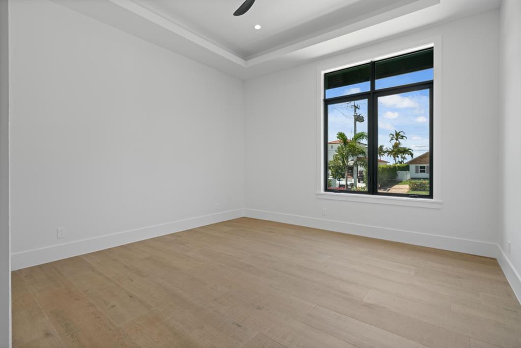 LAKE SHORES LANTANA - Residential