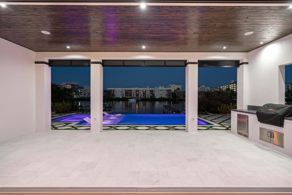 LAKE SHORES LANTANA - Residential