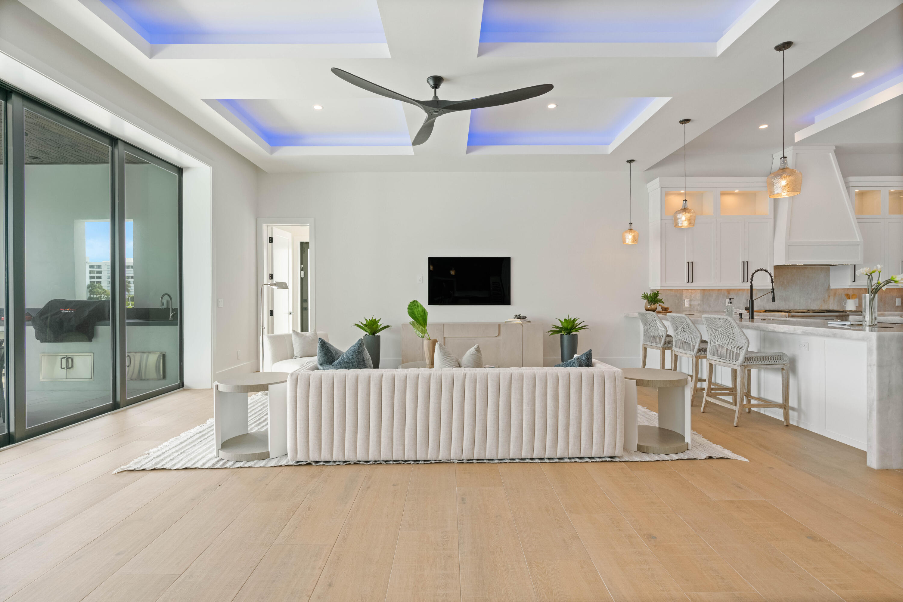 LAKE SHORES LANTANA - Residential