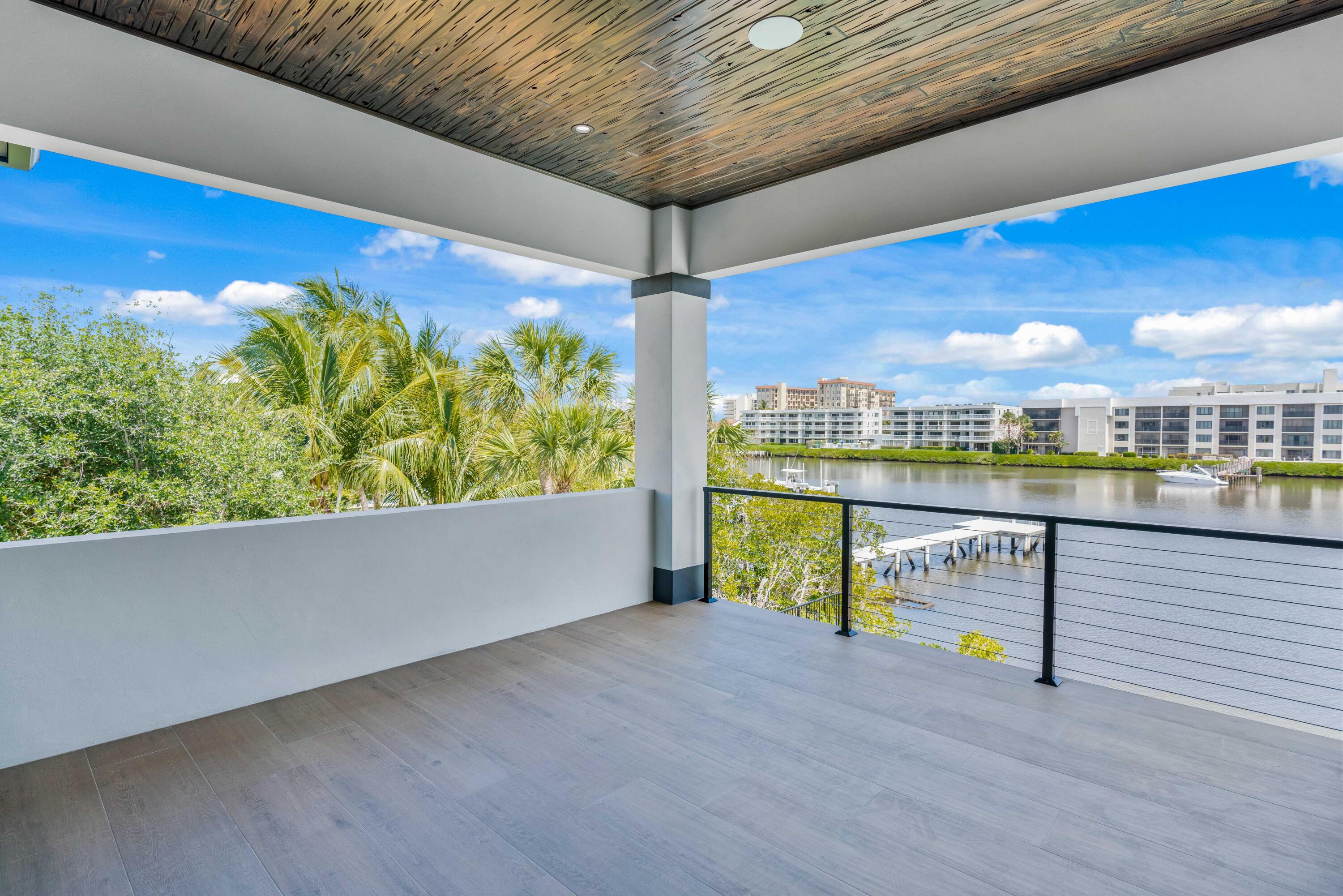 LAKE SHORES LANTANA - Residential