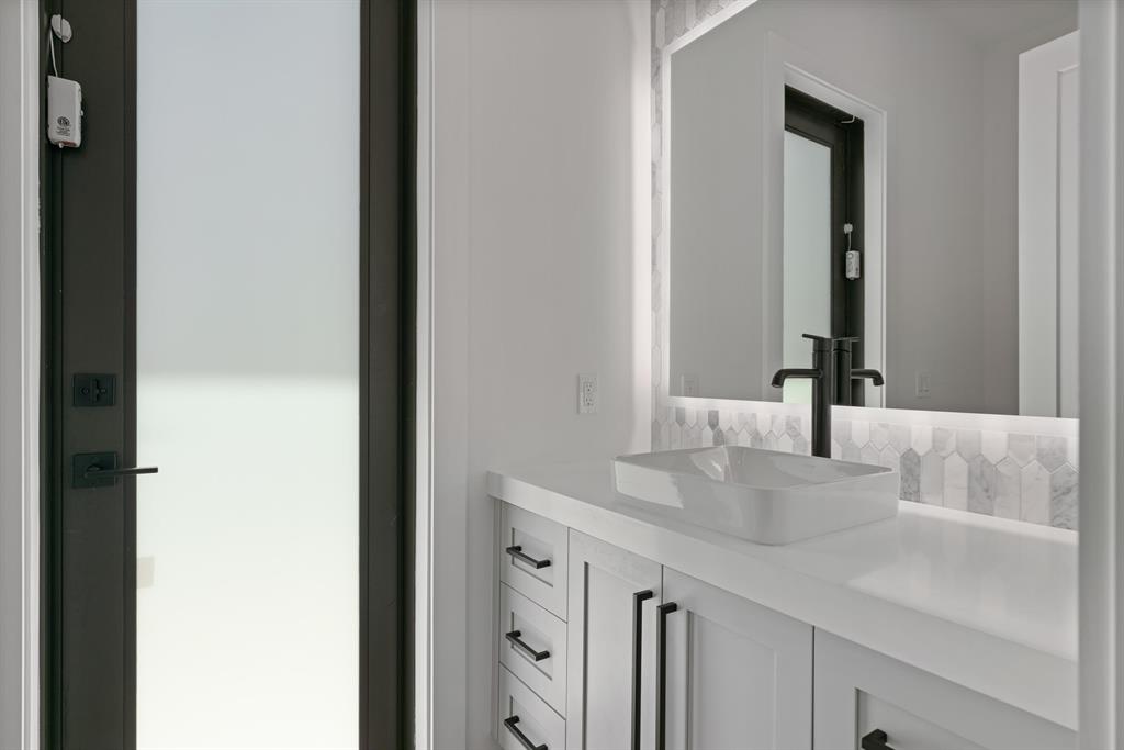 LAKE SHORES LANTANA - Residential