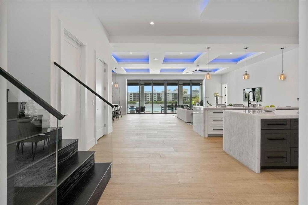 LAKE SHORES LANTANA - Residential