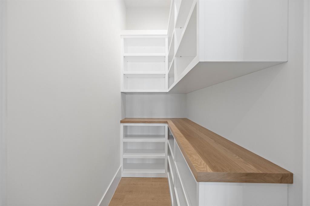 LAKE SHORES LANTANA - Residential