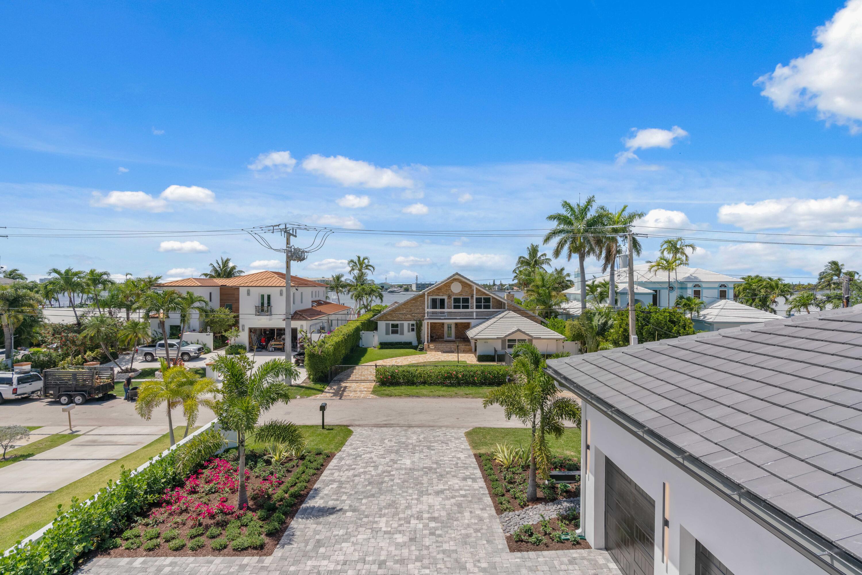 LAKE SHORES LANTANA - Residential
