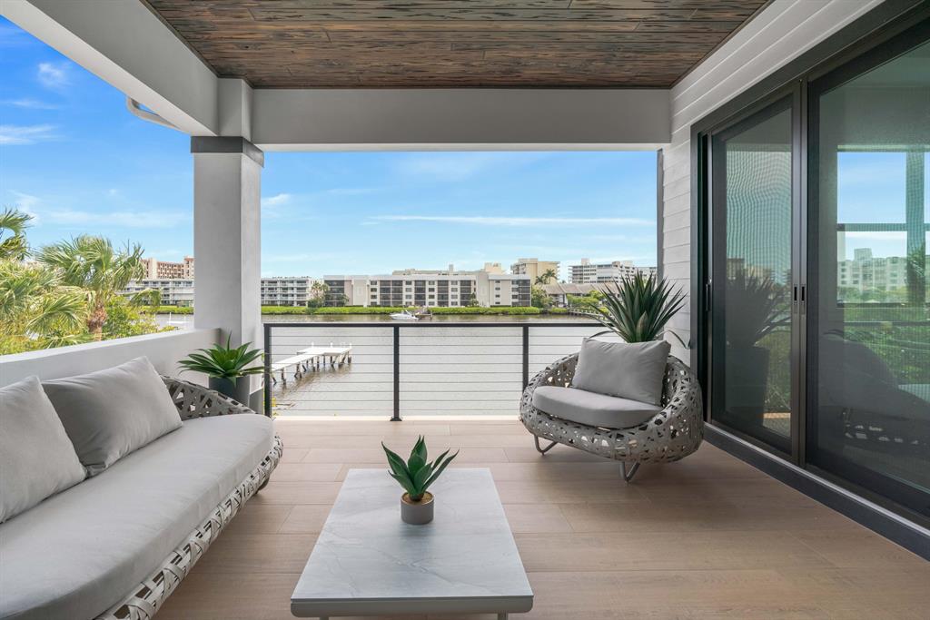 LAKE SHORES LANTANA - Residential