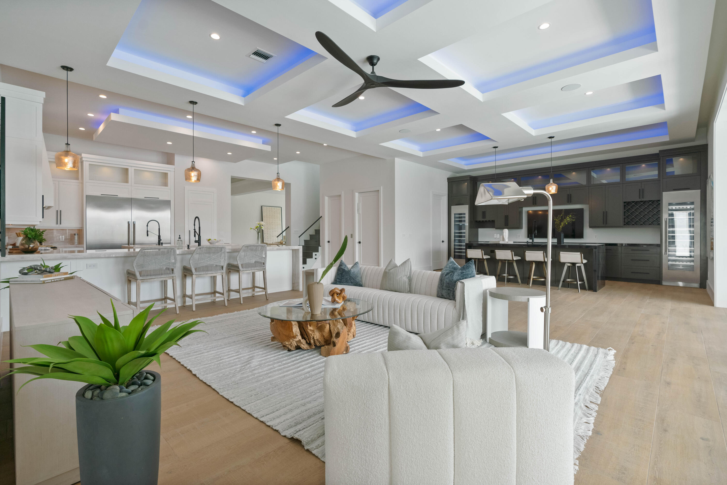 LAKE SHORES LANTANA - Residential