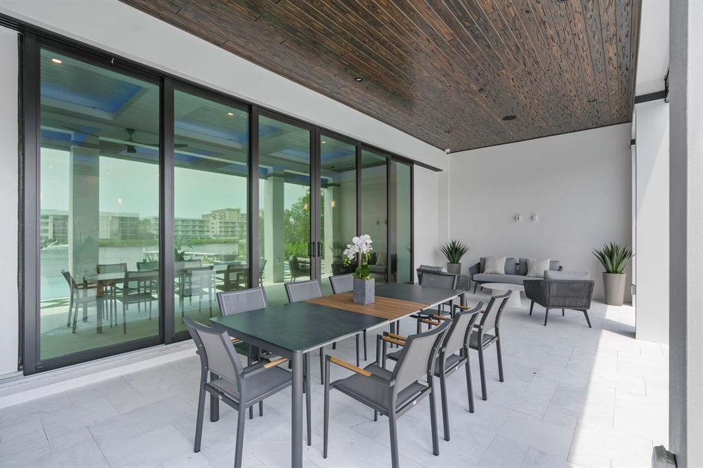 LAKE SHORES LANTANA - Residential