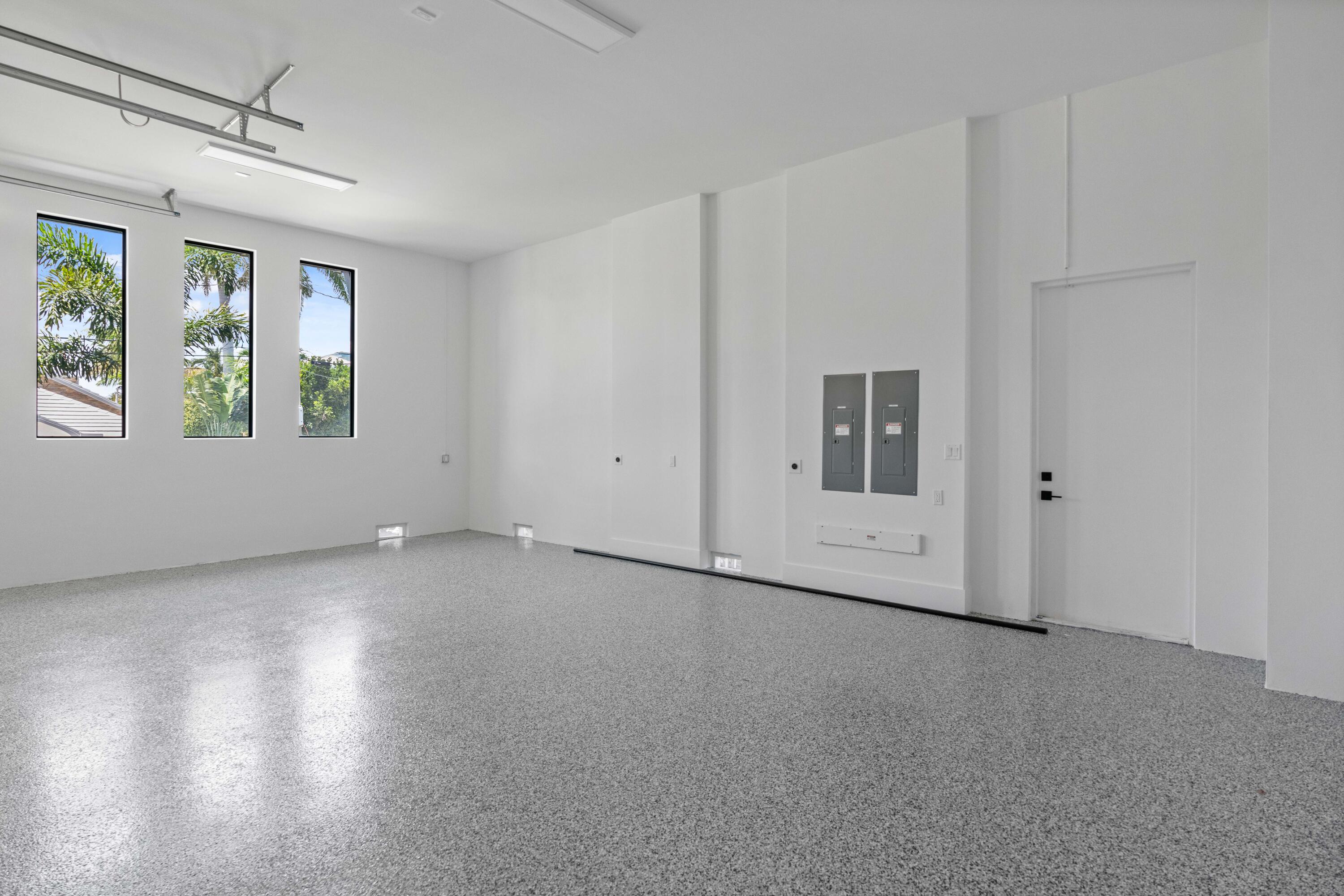 LAKE SHORES LANTANA - Residential