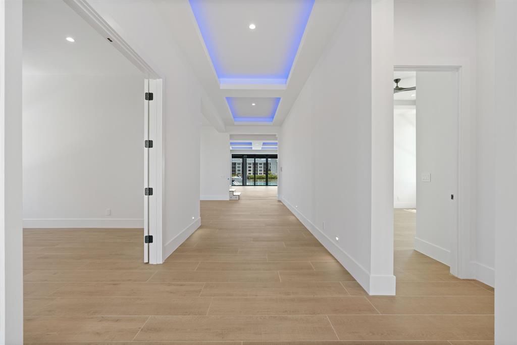 LAKE SHORES LANTANA - Residential