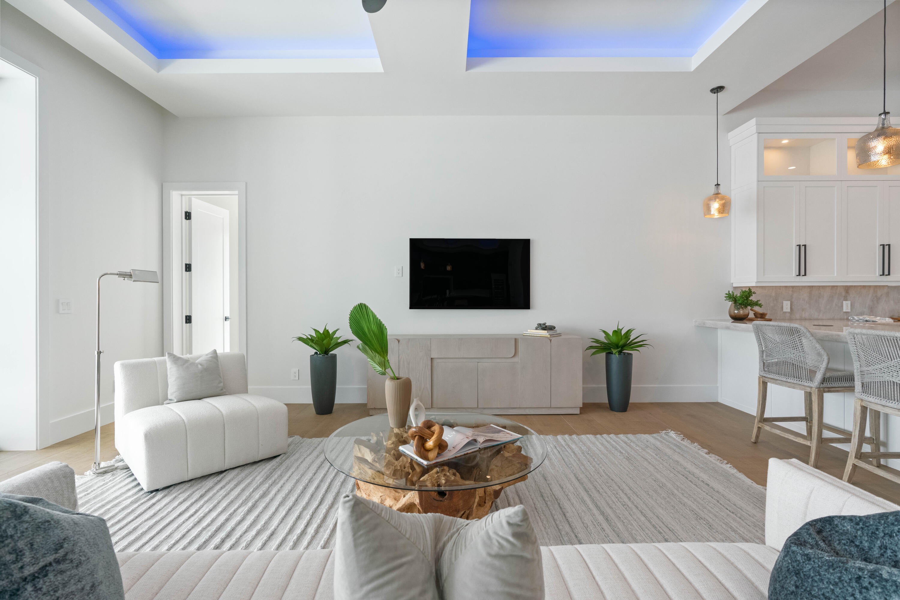 LAKE SHORES LANTANA - Residential