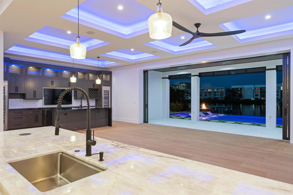 LAKE SHORES LANTANA - Residential