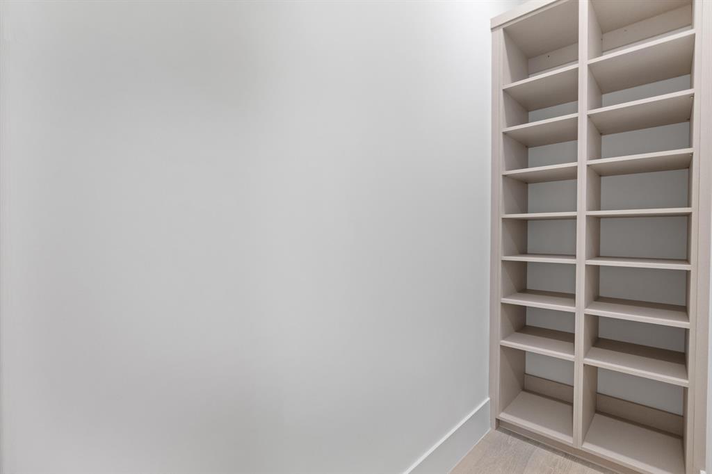 LAKE SHORES LANTANA - Residential