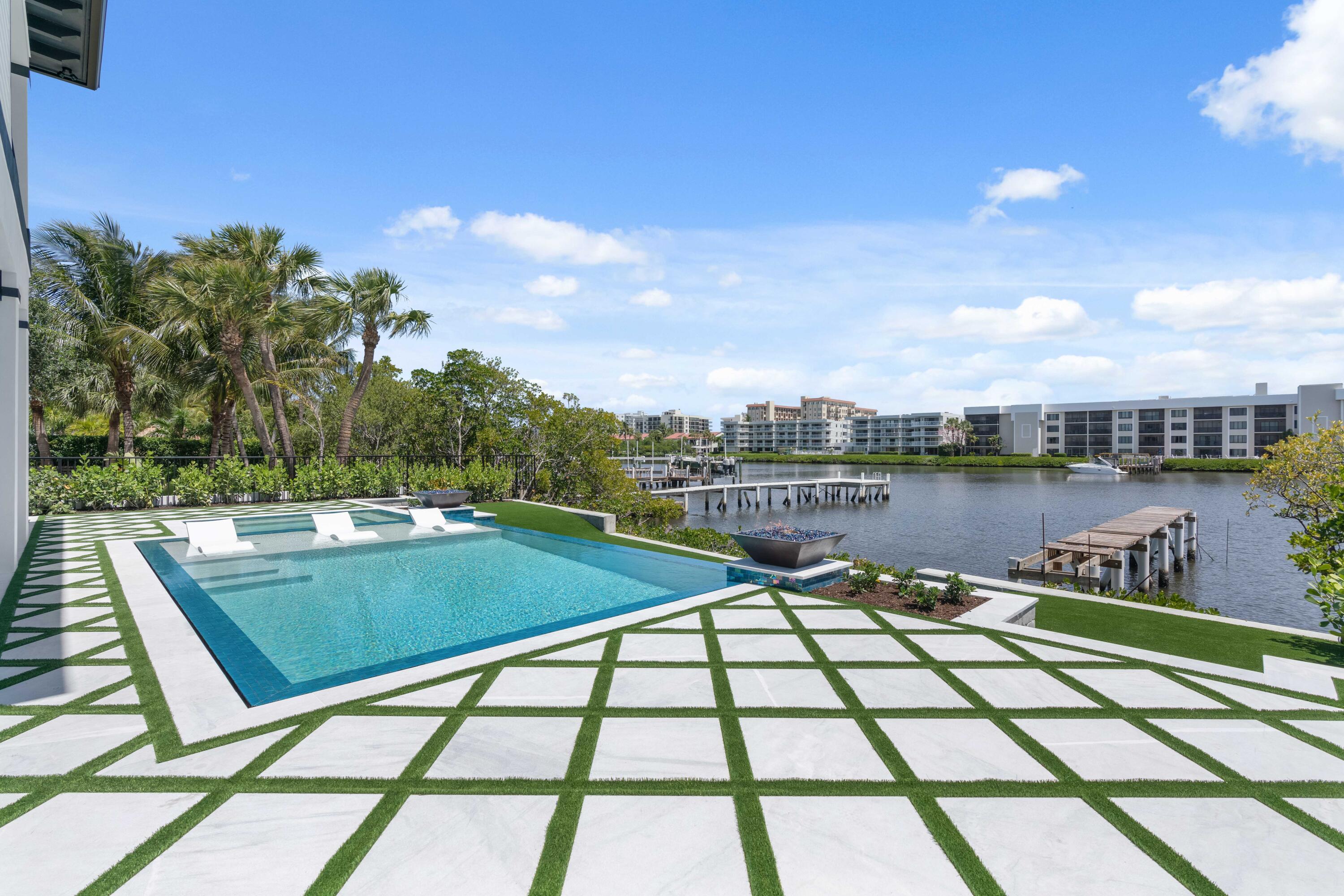 LAKE SHORES LANTANA - Residential