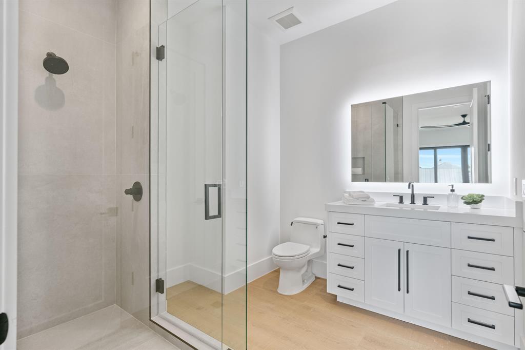 LAKE SHORES LANTANA - Residential