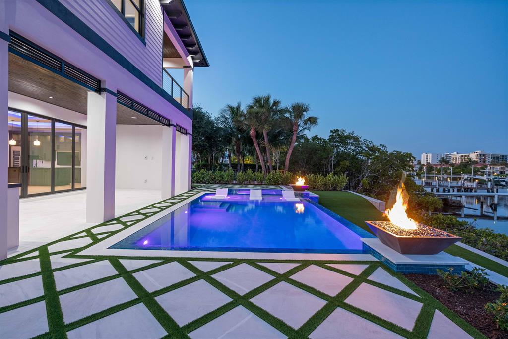 LAKE SHORES LANTANA - Residential