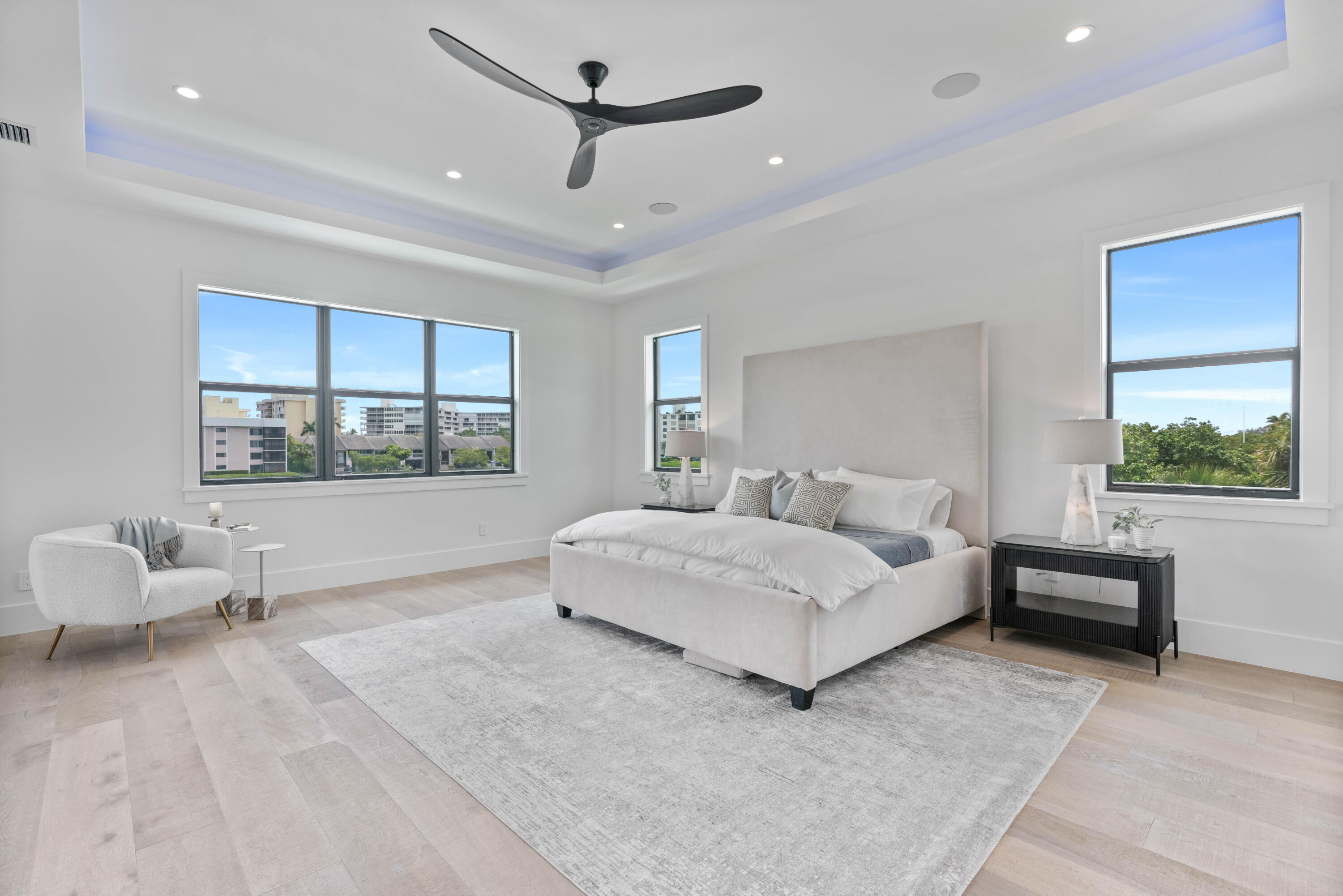 LAKE SHORES LANTANA - Residential