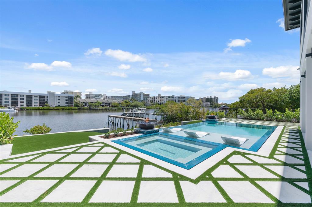 LAKE SHORES LANTANA - Residential