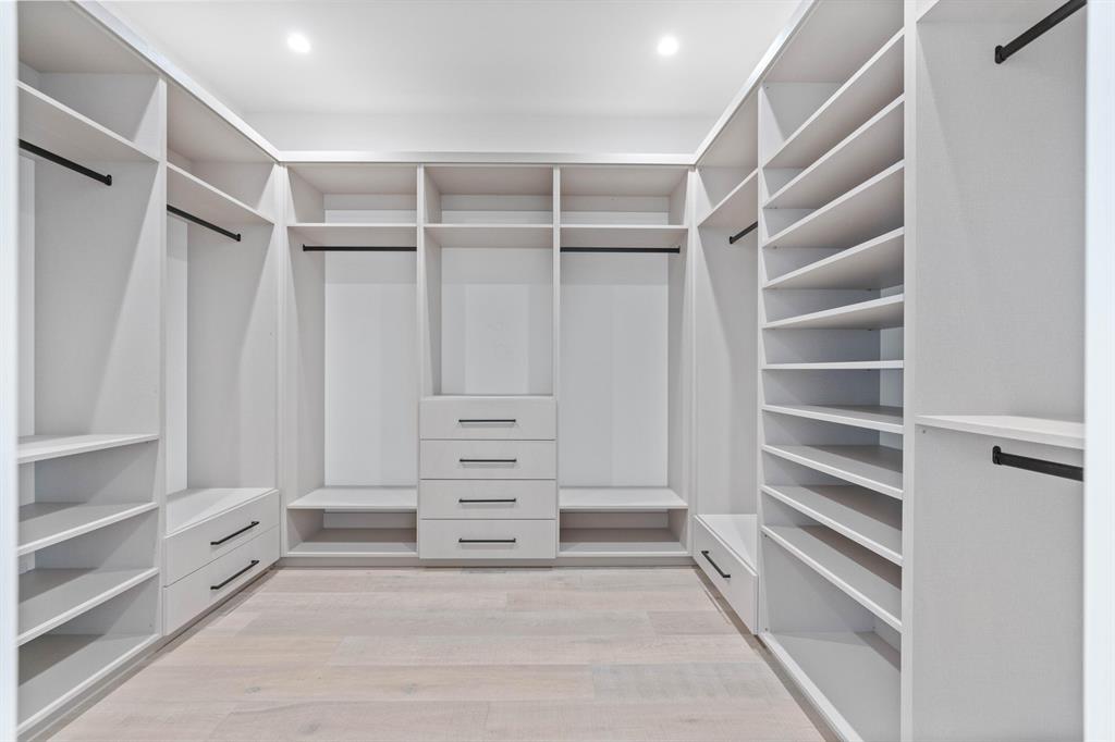 LAKE SHORES LANTANA - Residential