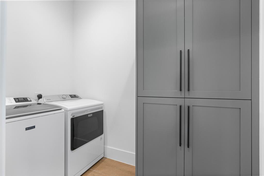 LAKE SHORES LANTANA - Residential