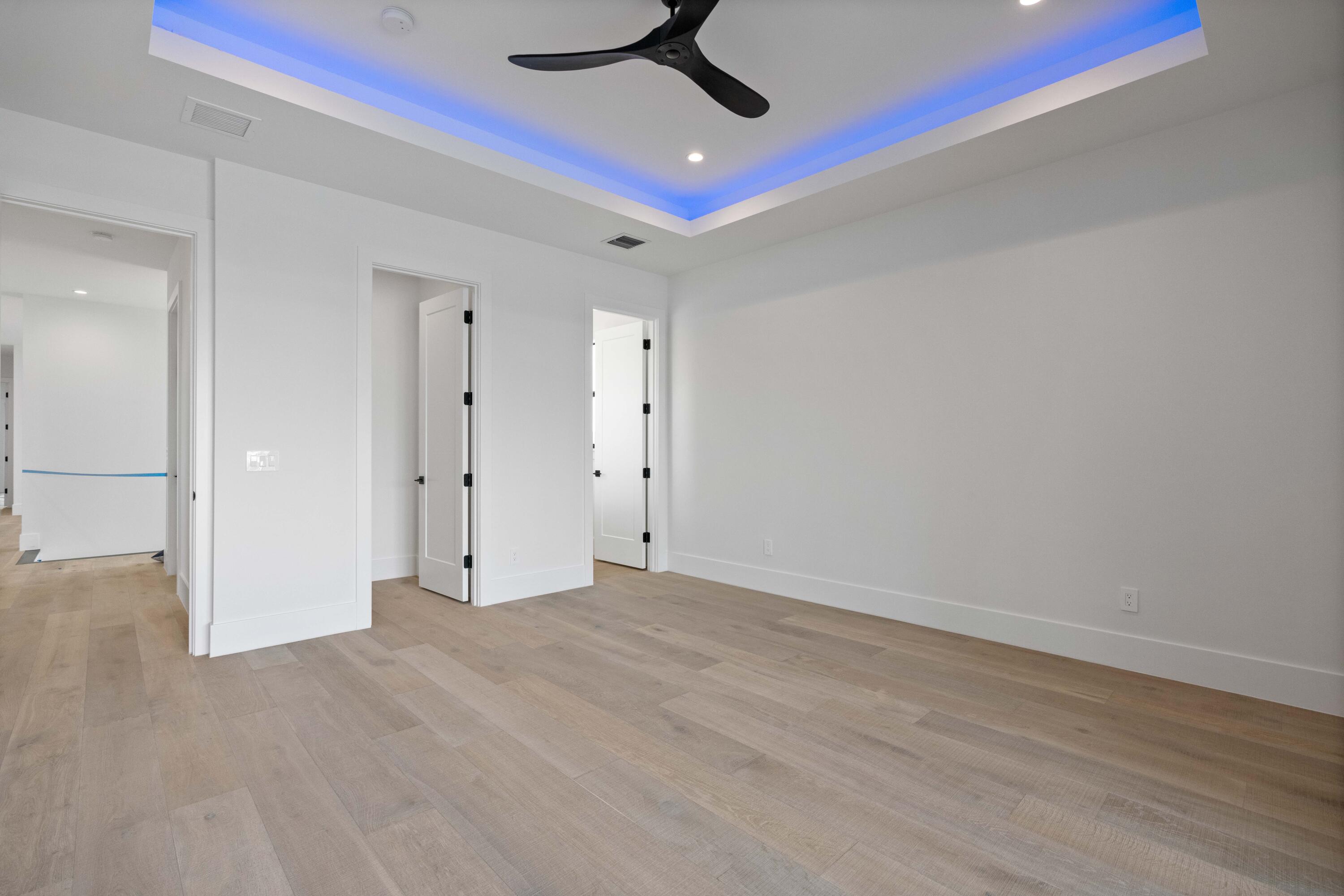 LAKE SHORES LANTANA - Residential