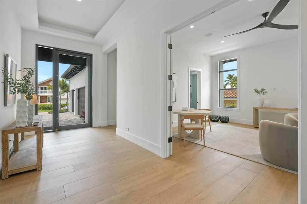 LAKE SHORES LANTANA - Residential