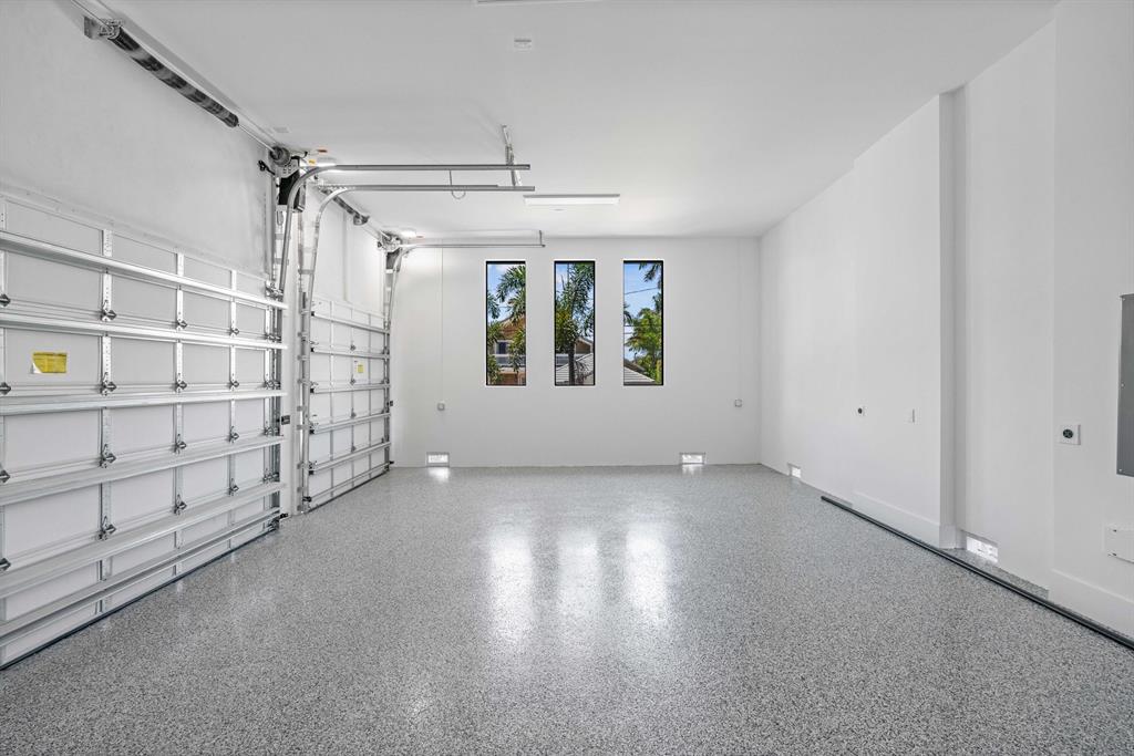 LAKE SHORES LANTANA - Residential