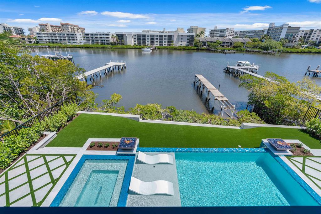 LAKE SHORES LANTANA - Residential