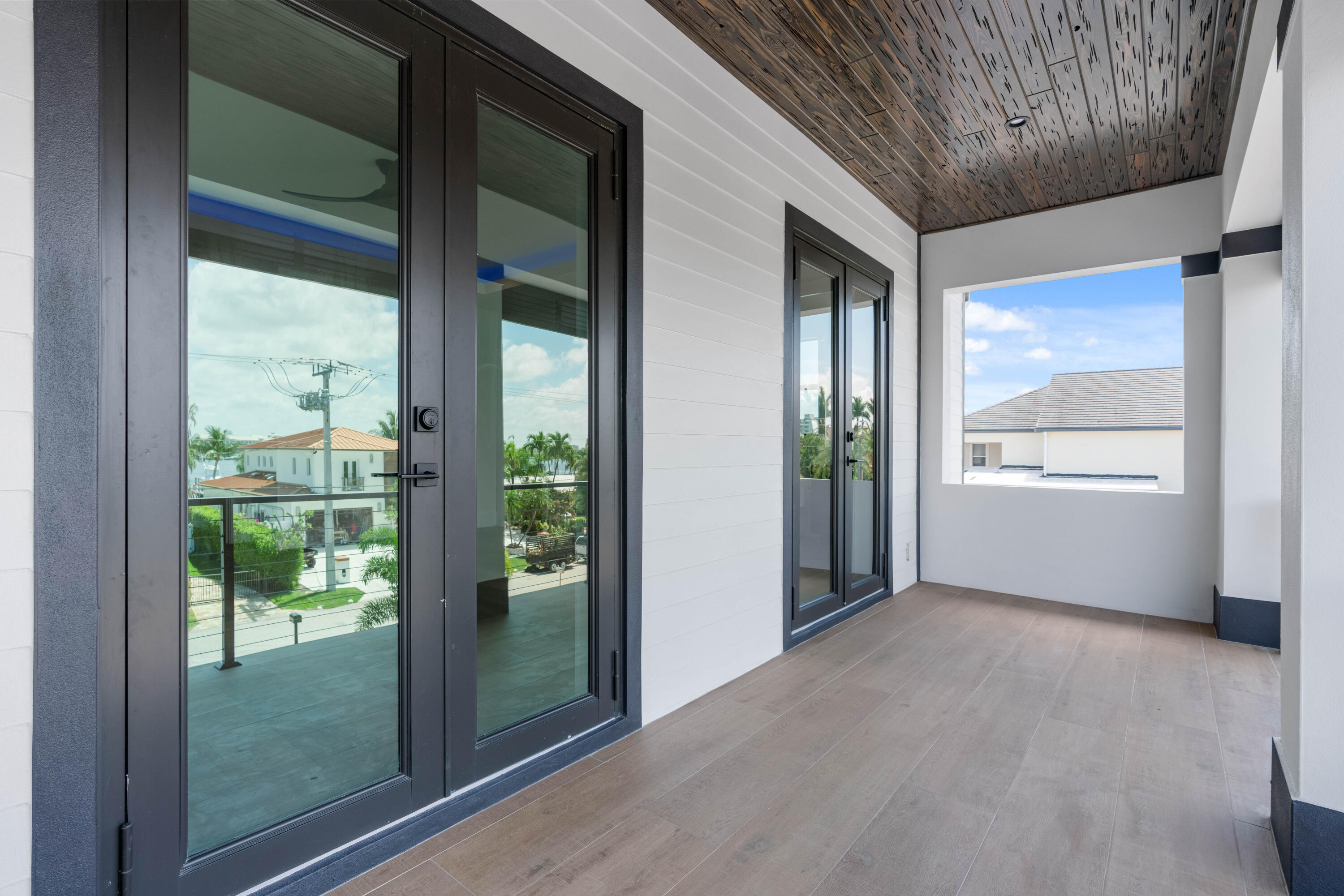 LAKE SHORES LANTANA - Residential