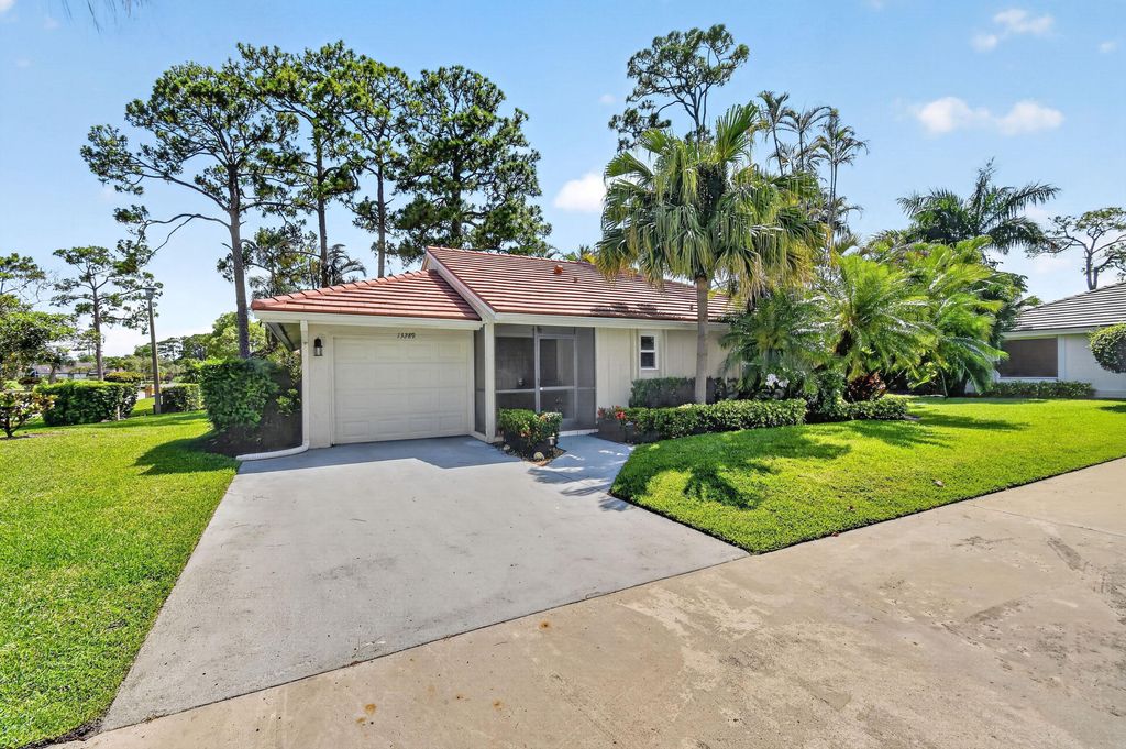Photo of 13289 Touchstone Place, Palm Beach Gardens, FL 33418 (MLS # B26029947)