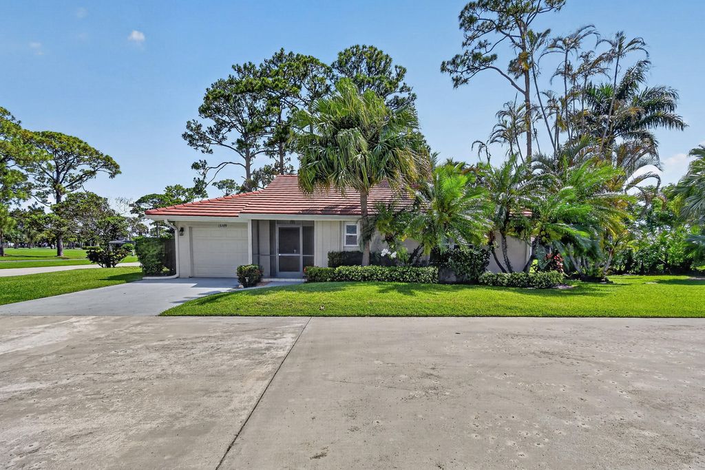 Photo of 13289 Touchstone Place, Palm Beach Gardens, FL 33418 (MLS # B26029947)