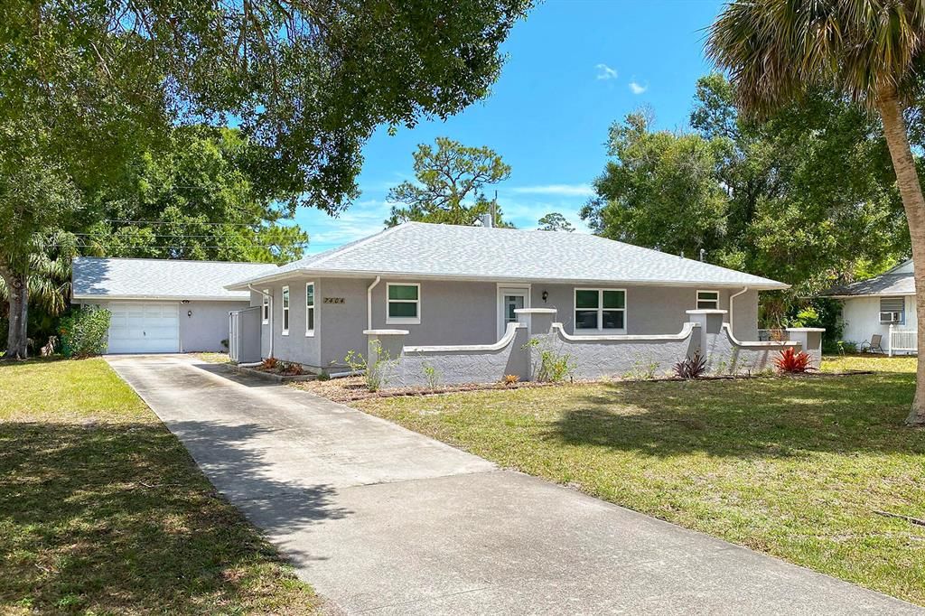 Photo of 7404 Roberts Road, Fort Pierce, FL 34951 (MLS # R10799622)