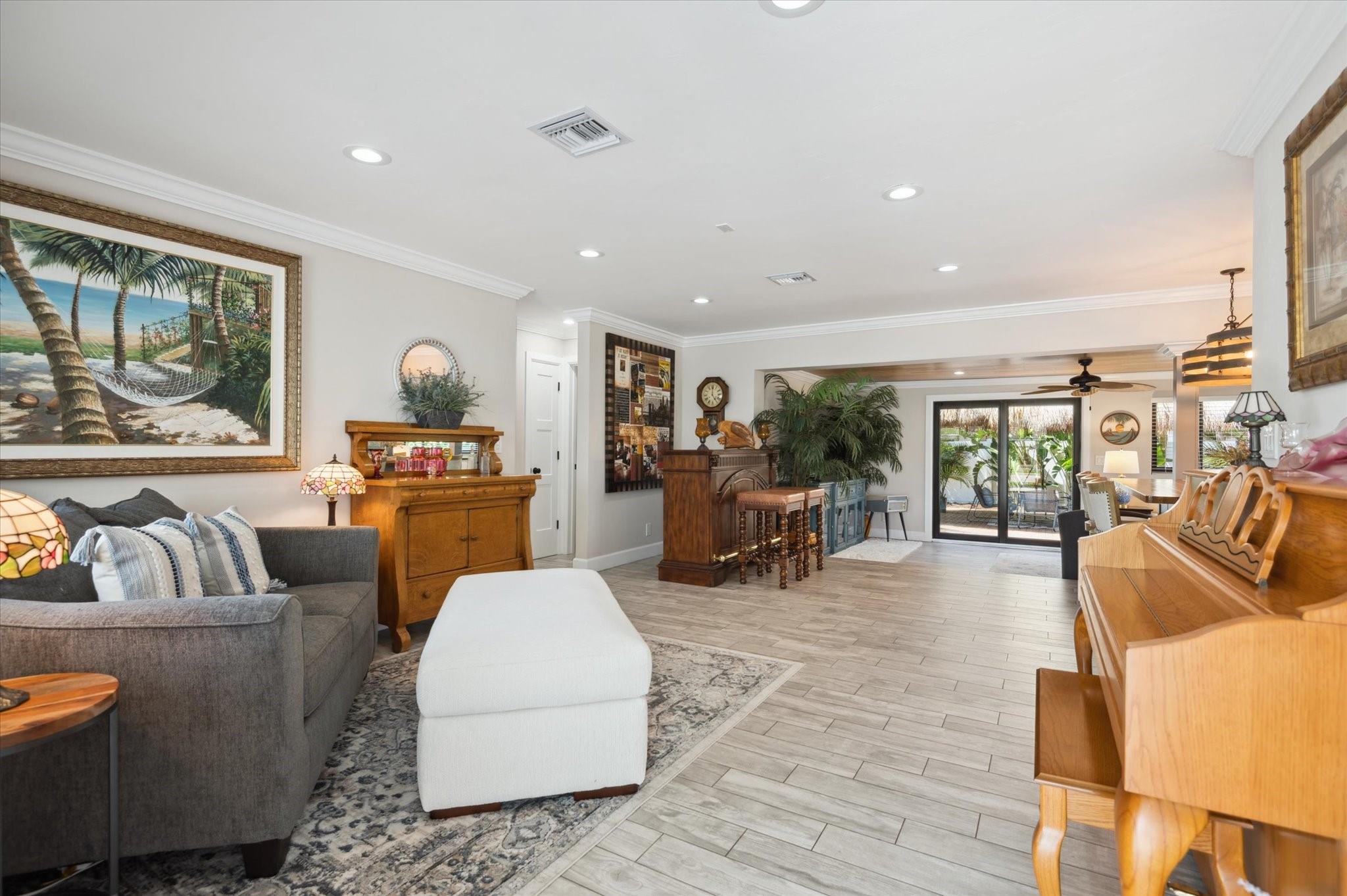 761 W Camino Real