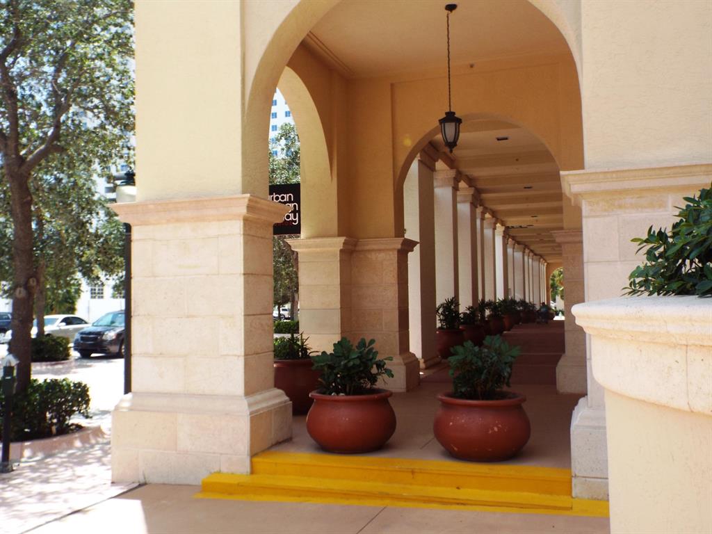 610 CLEMATIS CONDO - Residential Lease