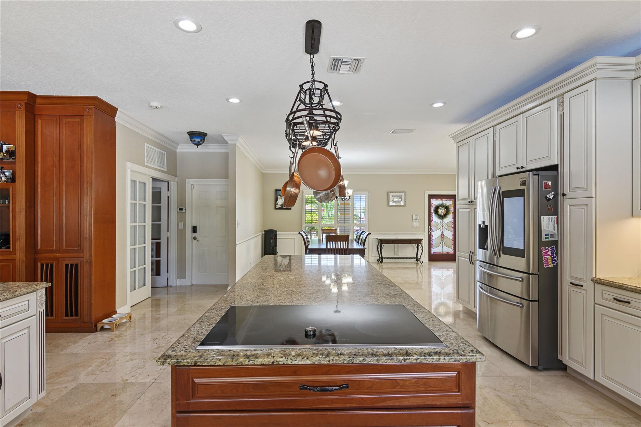 16686 Golfview Dr