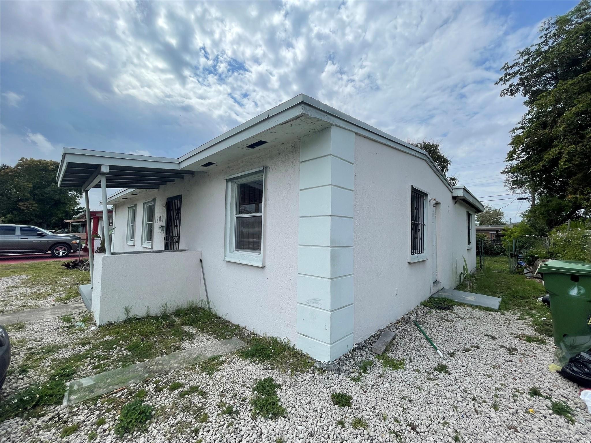 Lauderdale Manors Add-Rev - Residential