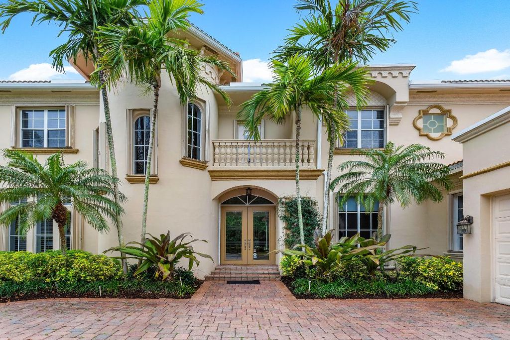 Photo of 16415 Via Venetia W, Delray Beach, FL 33484 (MLS # R10972745)