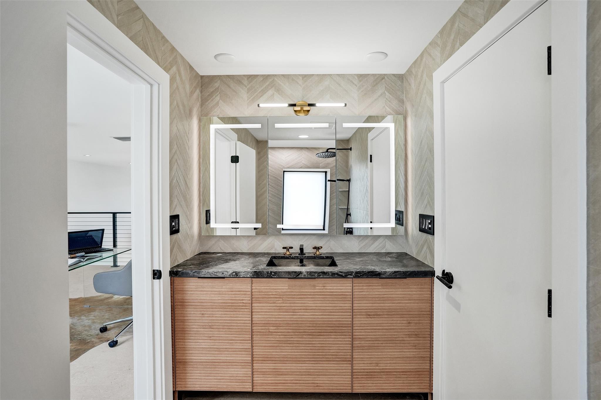 Lake Placid 35-23 B - Residential