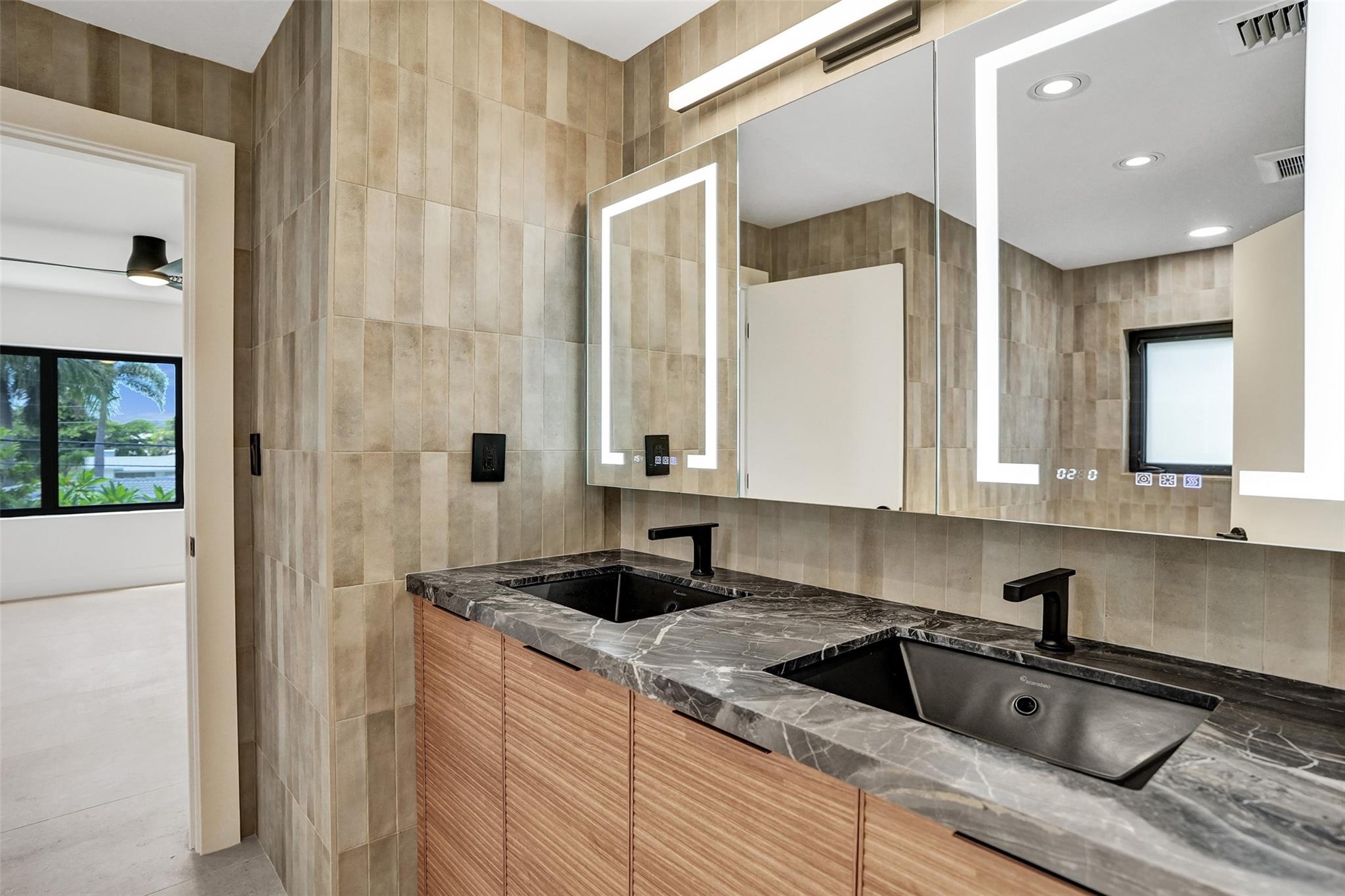 Lake Placid 35-23 B - Residential