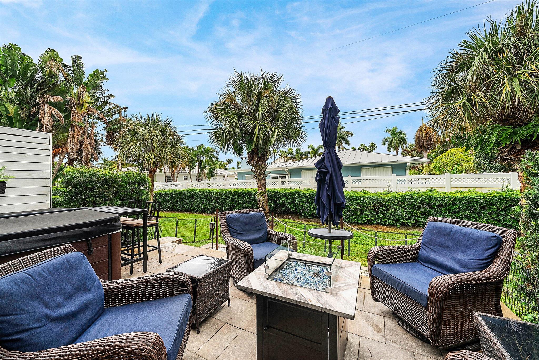 BAREFOOT COVE TOWNHOMES - Residential