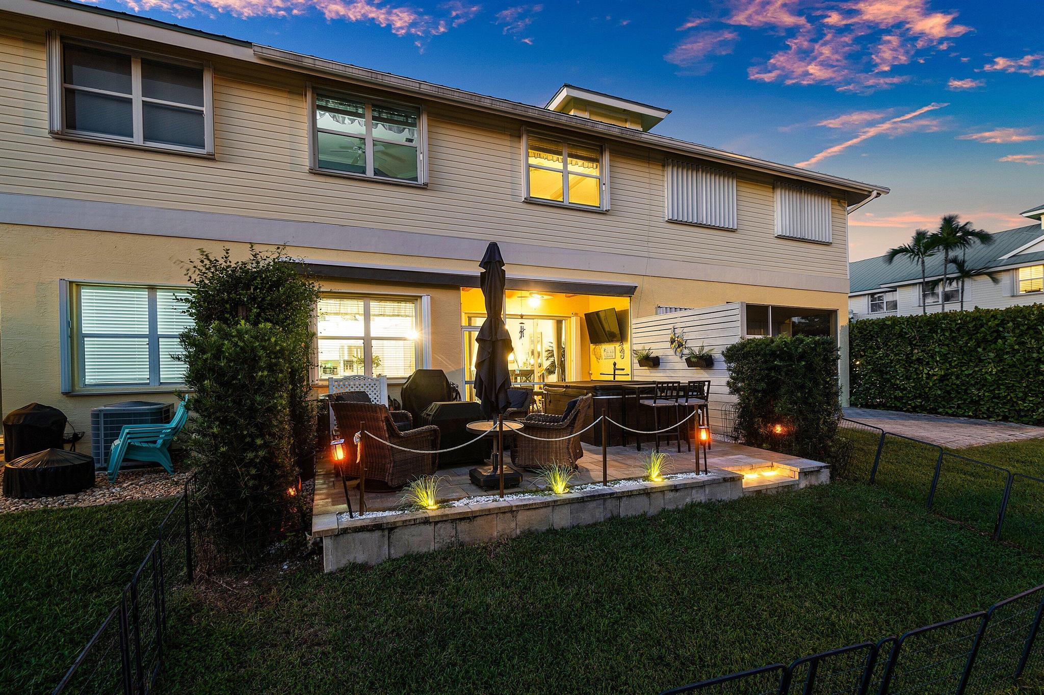 BAREFOOT COVE TOWNHOMES - Residential