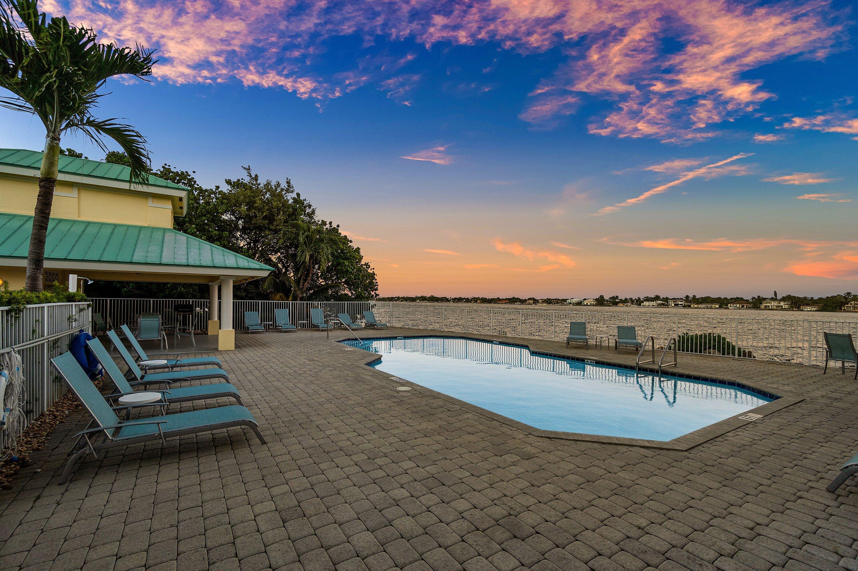 BAREFOOT COVE TOWNHOMES - Residential