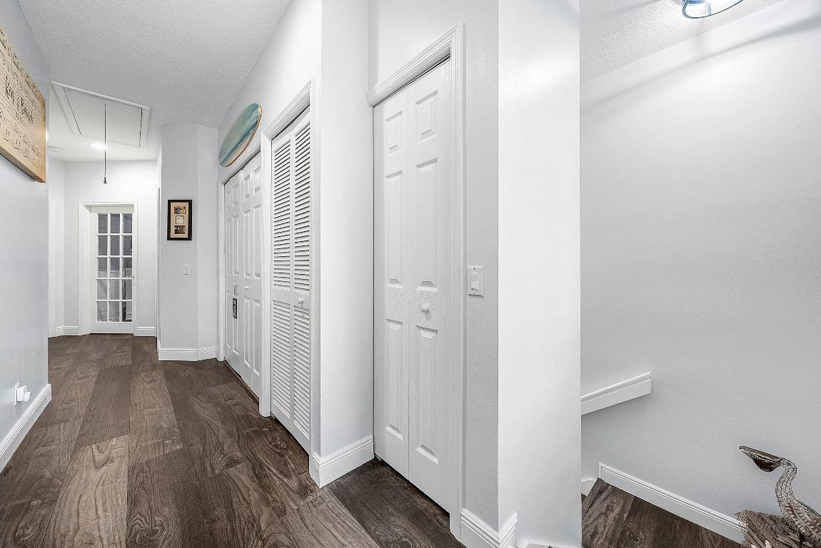 BAREFOOT COVE TOWNHOMES - Residential