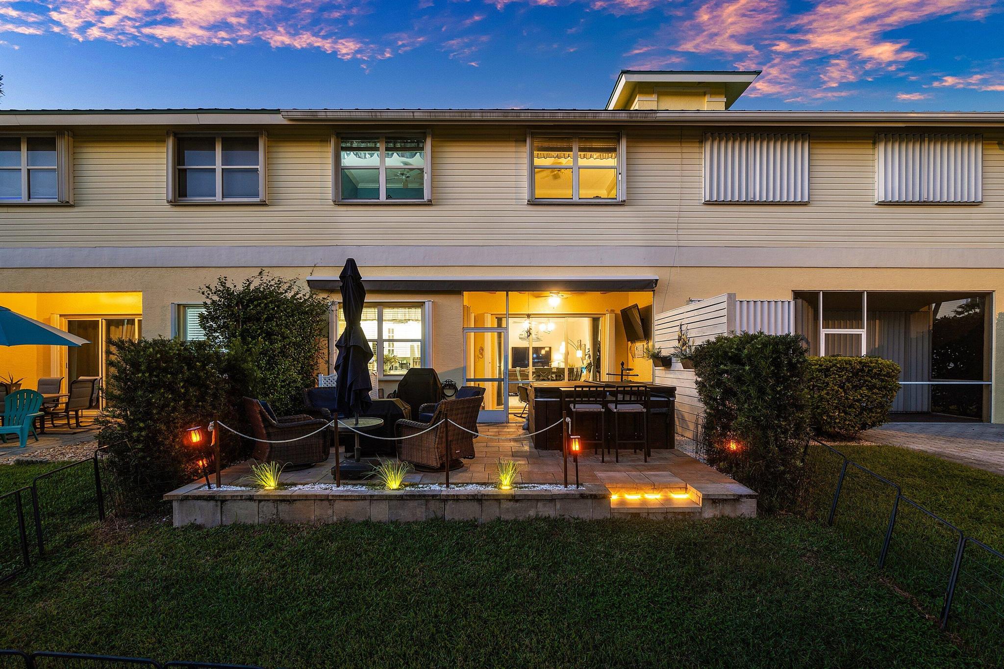 BAREFOOT COVE TOWNHOMES - Residential