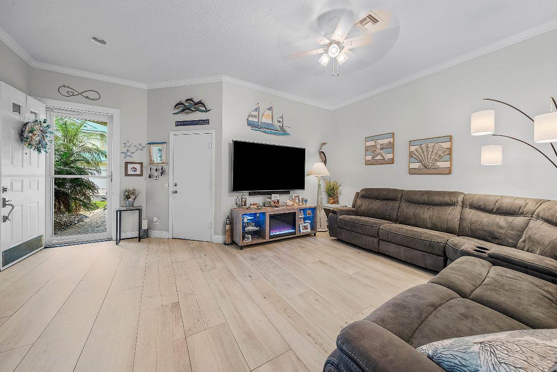 BAREFOOT COVE TOWNHOMES - Residential