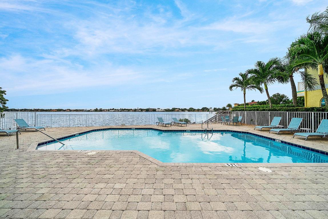 BAREFOOT COVE TOWNHOMES - Residential