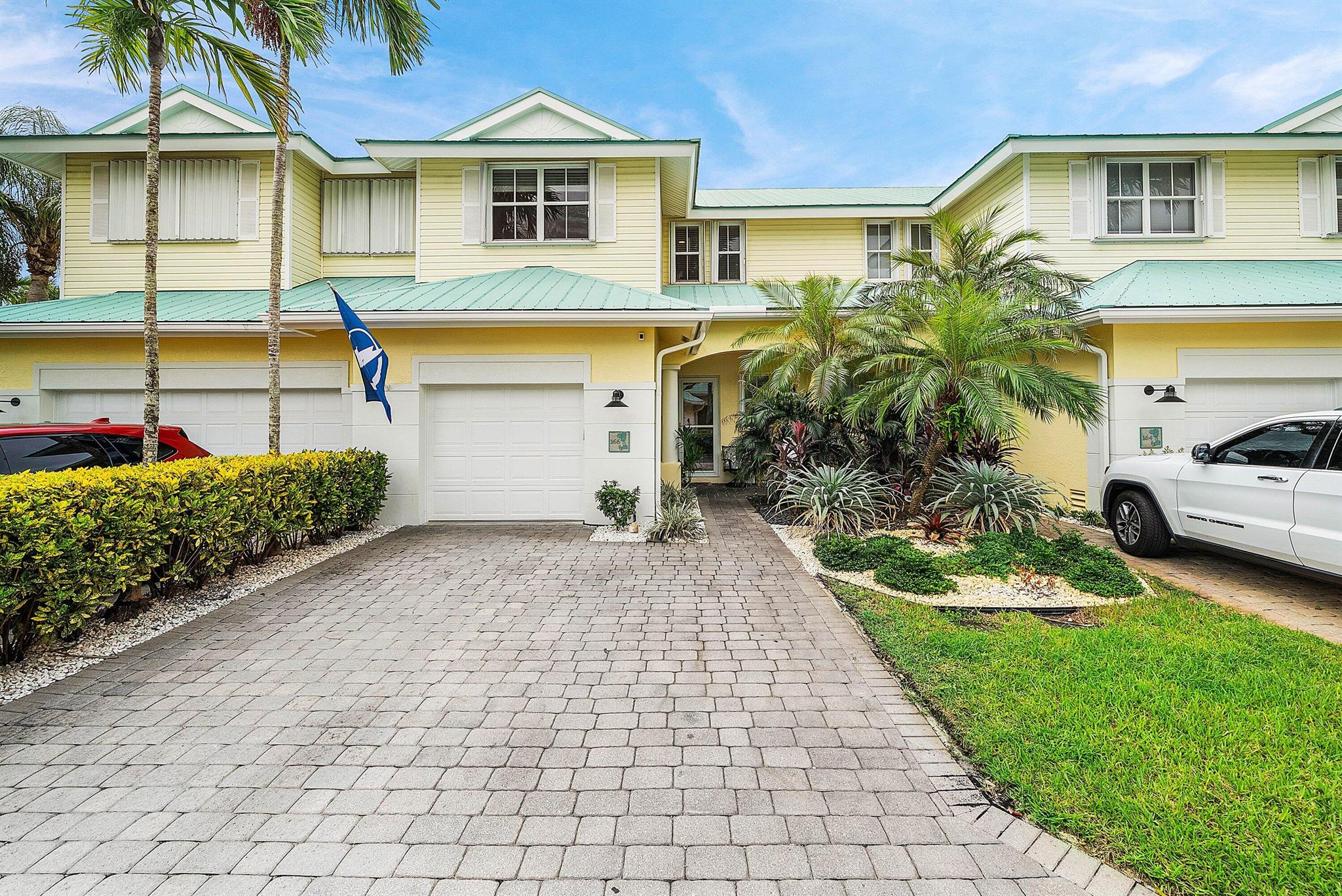 BAREFOOT COVE TOWNHOMES - Residential