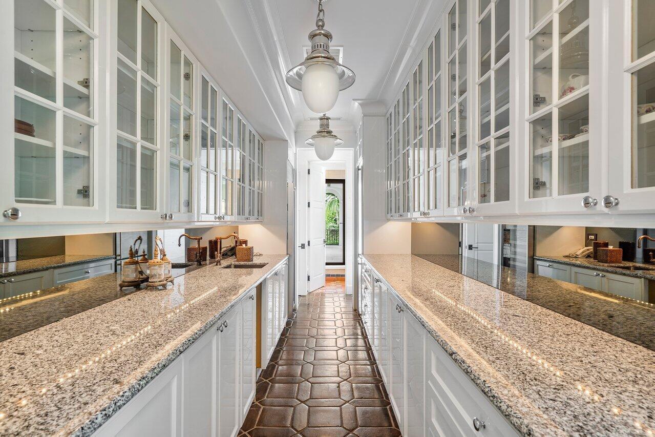 LAGOMAR PARK 2 - Residential Lease