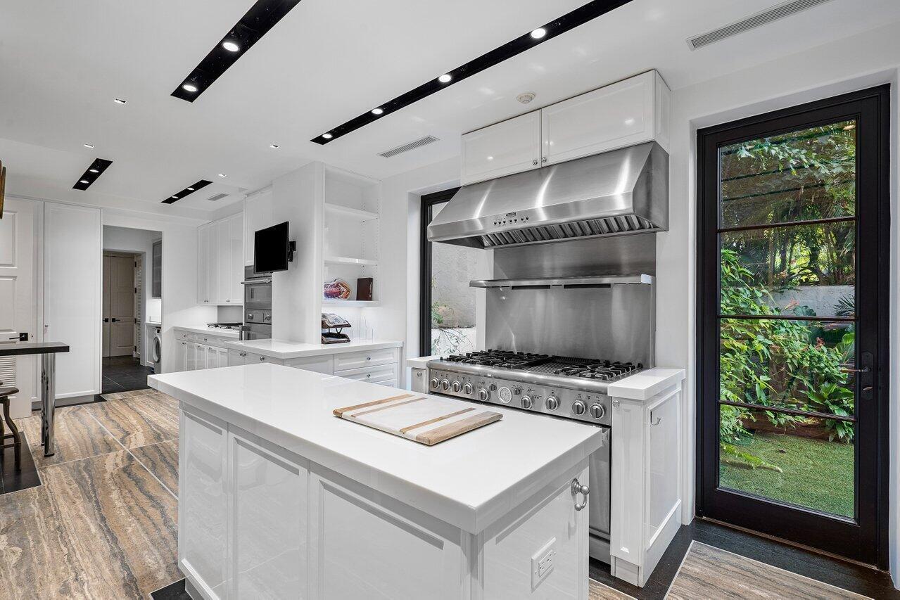 LAGOMAR PARK 2 - Residential Lease