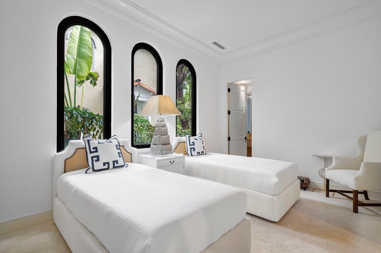 LAGOMAR PARK 2 - Residential Lease